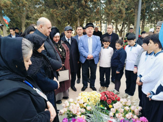 Şəhid İsgəndərov İlkin Camal oğlunun doğum günü münasibətilə məzarı ziyarət olundu
