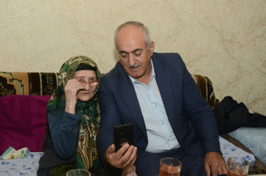 Azərbaycanın Milli Qəhrəmanı, Şəhid  Aslan Atakişiyevin anası Kərimova  Gülgəz Salam Qızı 100 yaşının tamam  olması münasibətilə evində ziyarət  olunub.