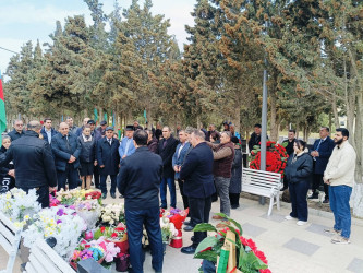 Şəhid İsgəndərov İlkin Camal oğlunun doğum günü münasibətilə məzarı ziyarət olundu