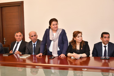 “Dövlət idarəçiliyində Azərbaycan ədəbi dilinin düzgün tətbiqi” mövzusunda maarifləndirici tədbir keçirildi