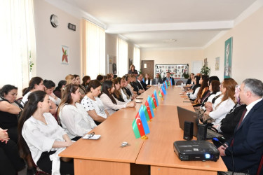 "28 May Müstəqillik Günü"nə həsr olunmuş dəyirmi masa keçirilib
