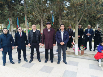 Şəhid İsgəndərov İlkin Camal oğlunun doğum günü münasibətilə məzarı ziyarət olundu