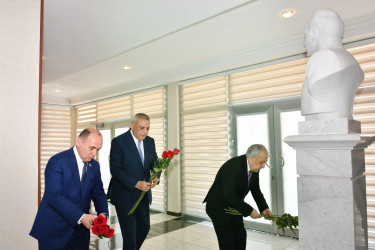 Qubadlı Rayon İcra Hakimiyyətinin inzibati binasında Ümummilli Lider Heydər Əliyevin anadan olmasının 103-cü ildönümünə həsr olunmuş tədbir keçiridi