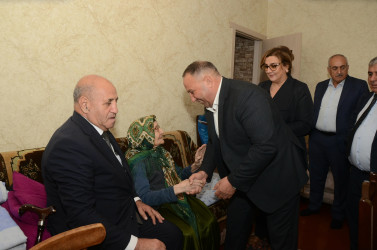 Azərbaycanın Milli Qəhrəmanı, Şəhid  Aslan Atakişiyevin anası Kərimova  Gülgəz Salam Qızı 100 yaşının tamam  olması münasibətilə evində ziyarət  olunub.