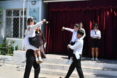 Qubadlı rayonunun ümumtəhsil  məktəblərində "Son zəng" tədbirləri keçirilib