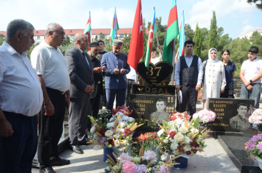 Şəhid Allahverdiyev Vüsal Tahir  oğlunun doğum günü qeyd olundu.