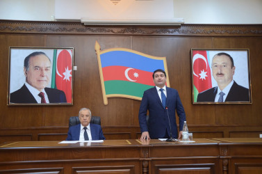 Ali məktəblərə qəbul imtahanlarında yüksək bal toplayan tələbə adını qazanmış məzunlarla görüş