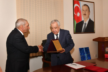 Əməkdar müəllim Çingiz Salmanov və Tərəqqi medallı Yeganə İmanovanın 70 illik yubileyi münasibətilə tədbir keçirildi.