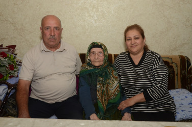 Azərbaycanın Milli Qəhrəmanı, Şəhid  Aslan Atakişiyevin anası Kərimova  Gülgəz Salam Qızı 100 yaşının tamam  olması münasibətilə evində ziyarət  olunub.