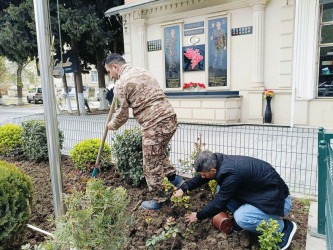 “Konstitusiya və Suverenlik İli” çərçivəsində  gül kolları əkildi