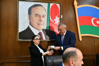 Qubadlı Rayon İcra Hakimiyyətinin inzibati binasında Ümummilli Lider Heydər Əliyevin anadan olmasının 103-cü ildönümünə həsr olunmuş tədbir keçiridi