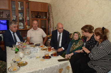 Azərbaycanın Milli Qəhrəmanı, Şəhid  Aslan Atakişiyevin anası Kərimova  Gülgəz Salam Qızı 100 yaşının tamam  olması münasibətilə evində ziyarət  olunub.