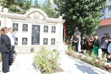 ŞƏHİDLƏRİMİZİN ƏZİZ XATİRƏSİ  DAİM UCA TUTULUR