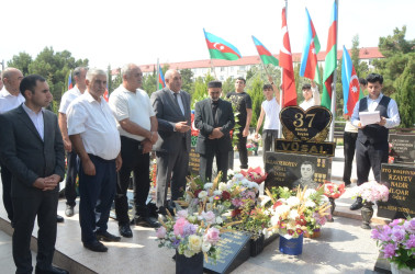 Şəhid Allahverdiyev Vüsal Tahir  oğlunun doğum günü qeyd olundu.