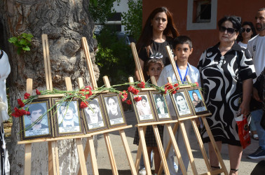 Qubadlı rayon Qaracallı kənd inzibati ərazi dairəsi üzrə nümayəndəliyindən olan 25 nəfər şəhidimizin anım mərasimi keçirildi.